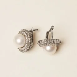 Centred Pearl Earrings